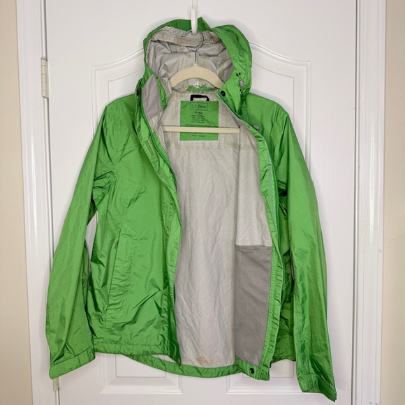 L.L. Bean Mens Green Hooded Rain Jacket Size Medium FLAWED - Picture 6 of 11